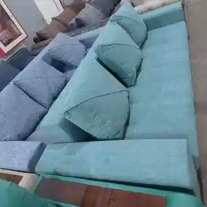 Диван с падушками, Душанбе