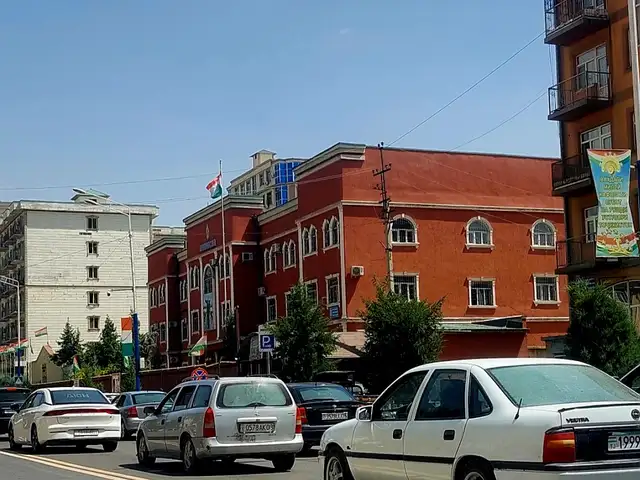 2-комн. квартира, 6 этаж, 68 м², Центр, Вахдат