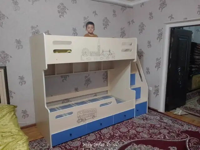 Двухъярусная кровать, Душанбе