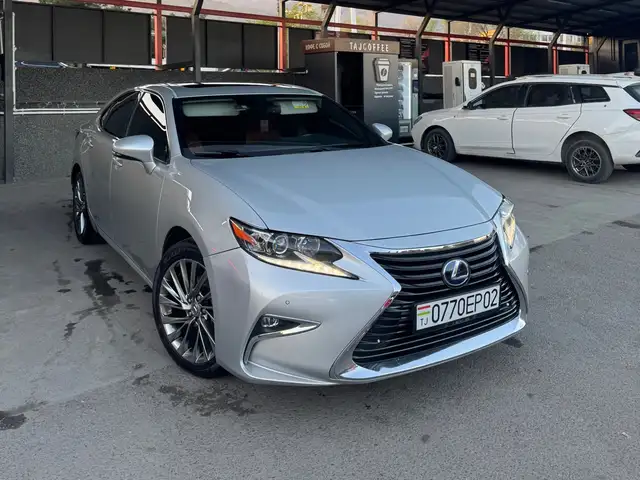 Lexus ES series