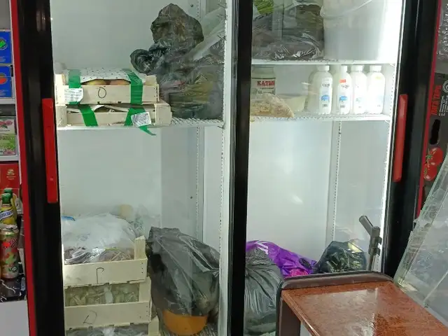 Холодильник витрина барои магазин, Конибодом