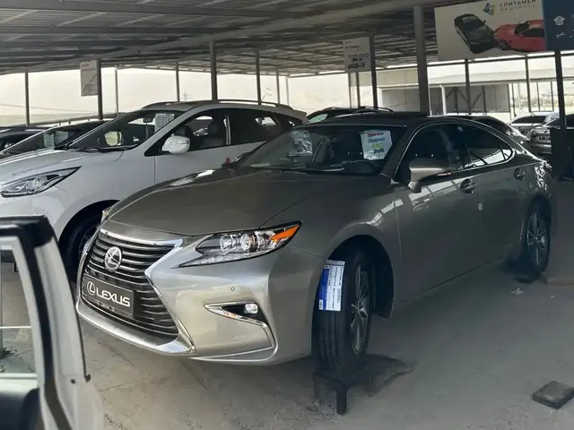 Lexus ES series