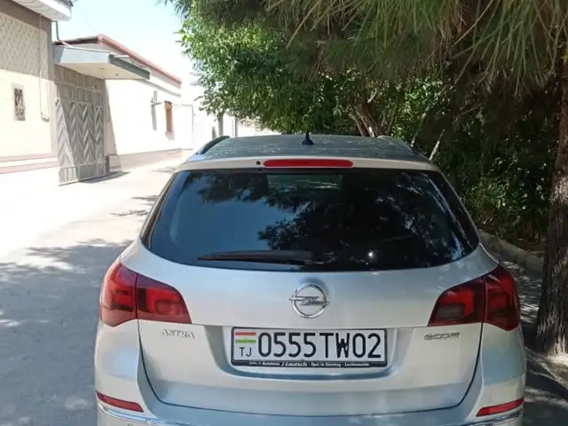 Opel Astra J