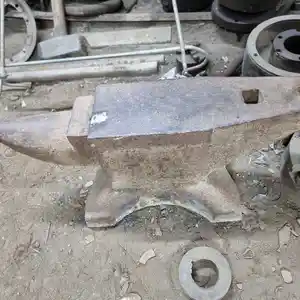 Наковальня, Худжанд