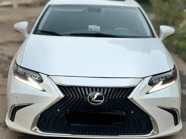 Lexus ES series