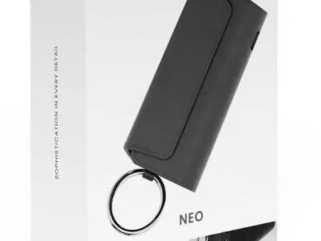 Брелок Levelo Neo Leather Case For IQOS Iluma 2023 With Terra Cigarette Compartm, Душанбе