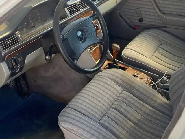 Салон от Mercedes-Benz W124, Хуҷанд