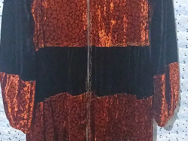 Курта халат, Турсунзаде