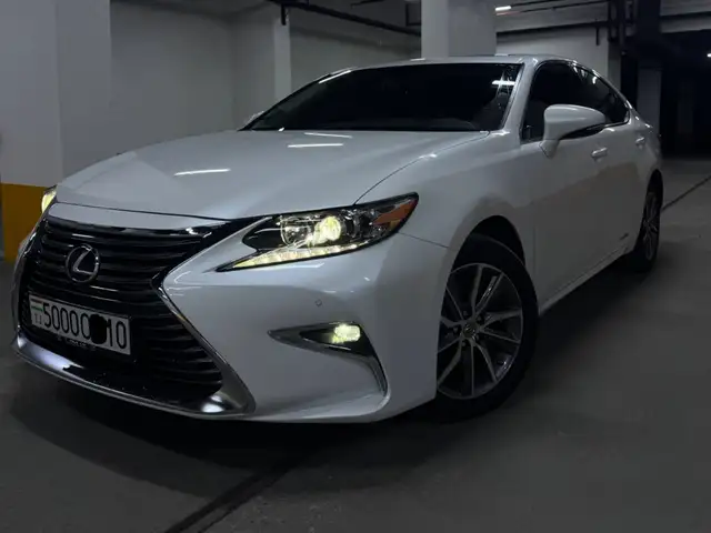 Lexus ES series