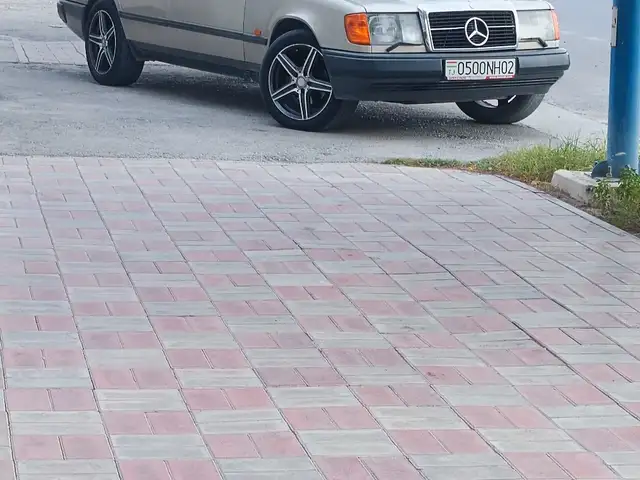Mercedes-Benz W124
