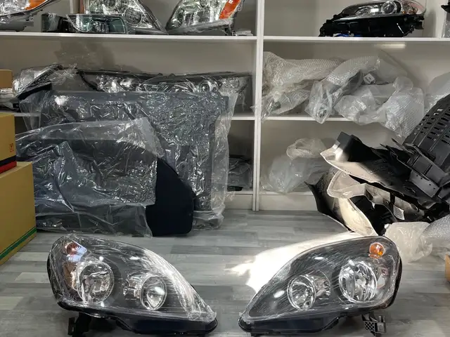 Передние фары от Opel Zafira, Худжанд