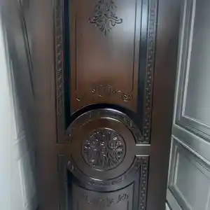 Дверь из Шпона, Душанбе