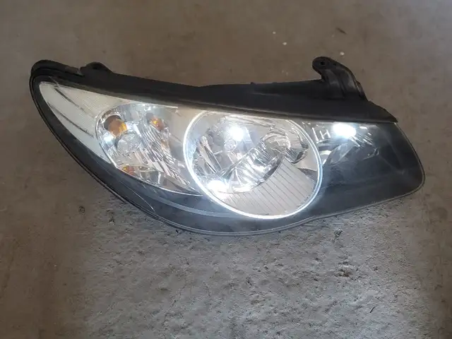 Фара от Hyundai Аvante HD 2010, Хуҷанд