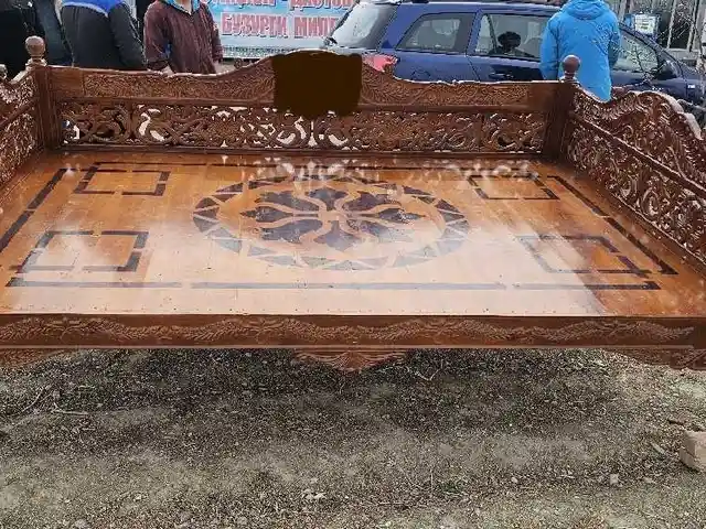 Тапчан, Канибадам
