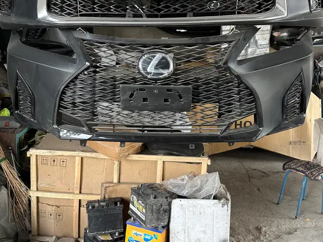 Бампер на Lexus is 250, Душанбе