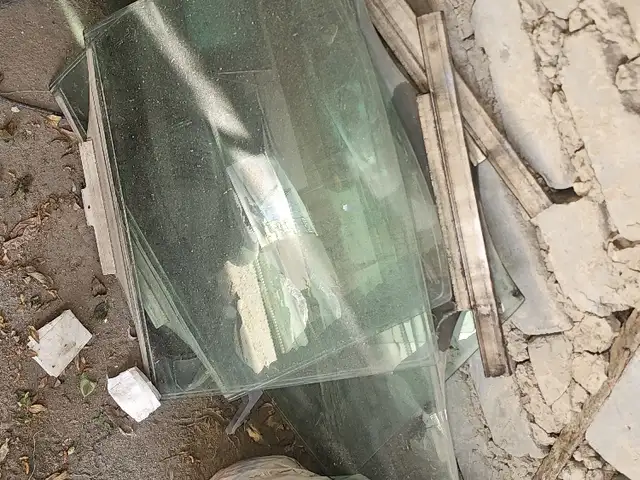 Стекло от Mercedes Benz w 210, Худжанд
