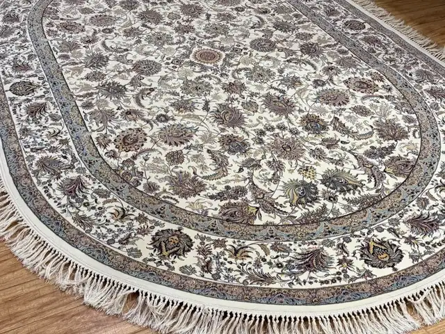 Ковёр Иранский, Душанбе