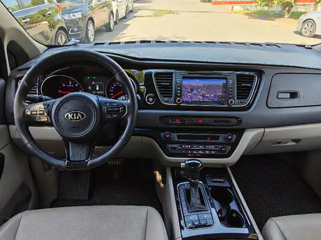Kia Carnival, 2015, Турсунзаде - 12