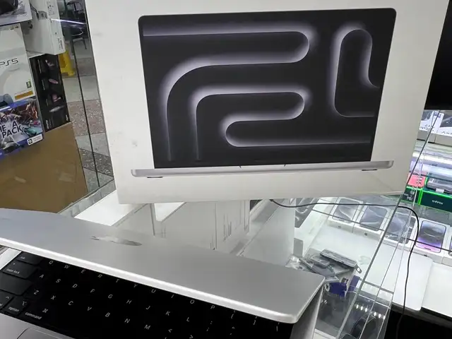 Apple macbook pro m4 512, Душанбе
