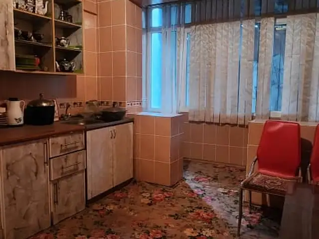 3-комн. квартира, 1 этаж, 67 м², 8 мкр, Худжанд