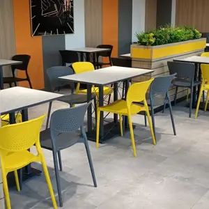 Пластиковые стулья, Худжанд