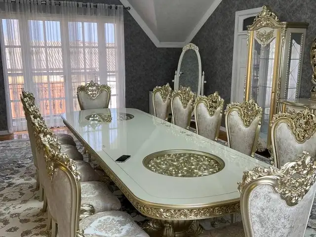 Стол и стулья, Душанбе