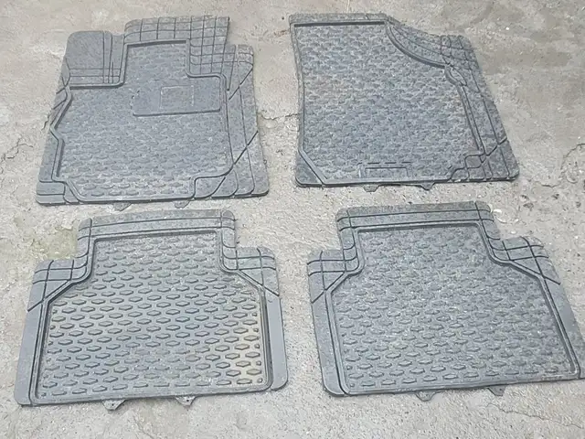 Полики универсальние для авто, Худжанд
