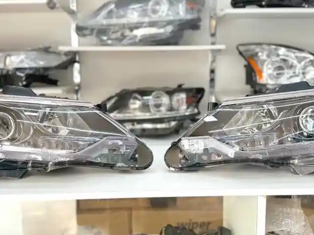 Передние фары Exclusive на Toyota Camry 5, Душанбе