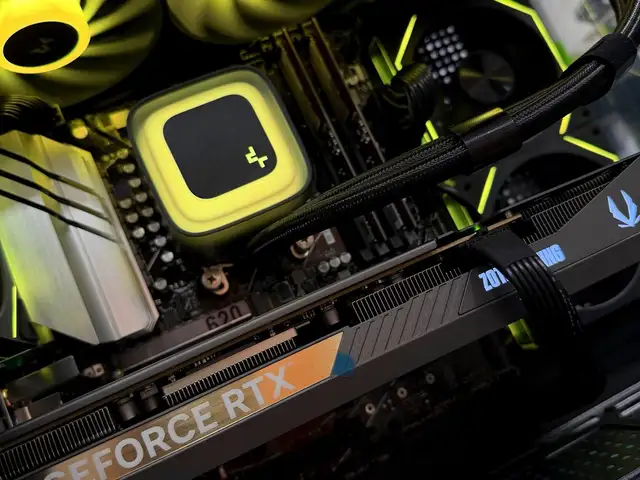 Игровой компьютер Ryzen 7 7800x3d/RAM 32GB DDR 5/NVME 1TB/RTX 5070, Душанбе - 2