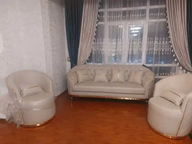 Диван и кресло, Душанбе