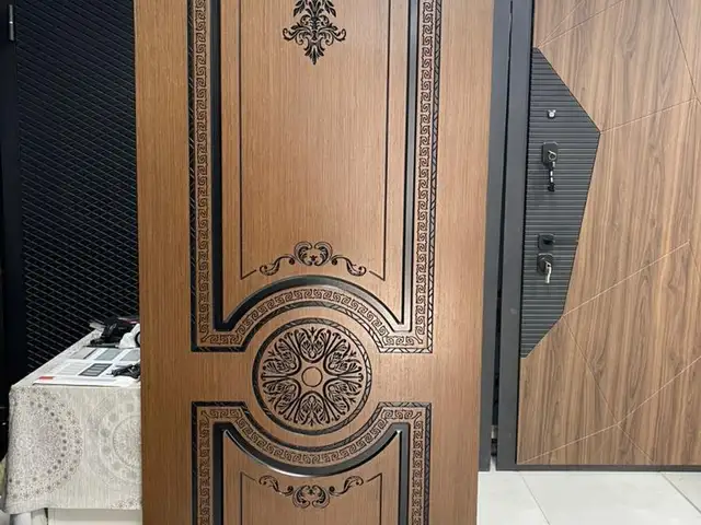 Дверь, Душанбе