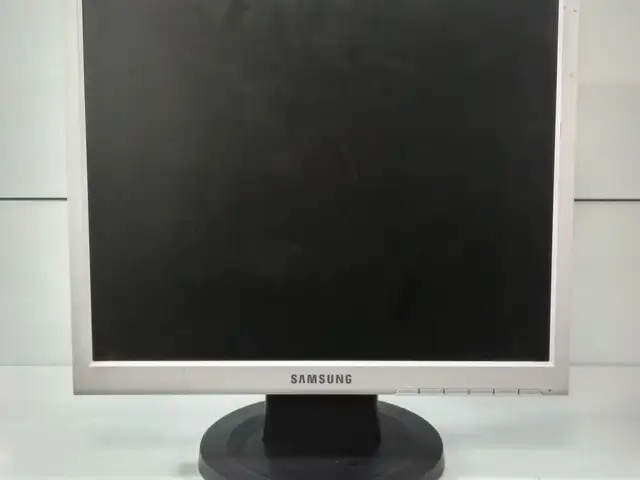 Монитор Samsung Syncmaster 720N 17-дюймов, Душанбе