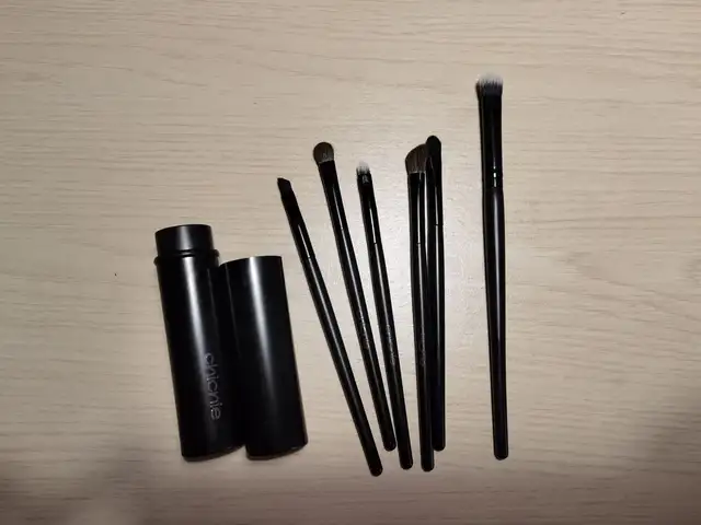 Кисти для макияжа, Душанбе