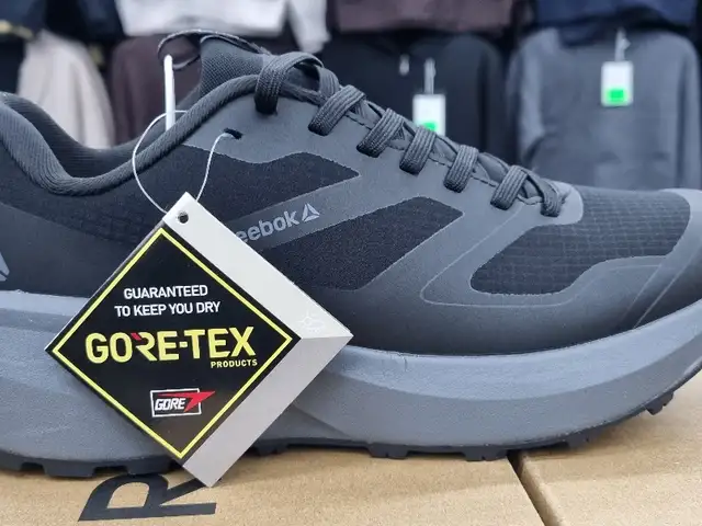 Термокроссовки Reebok, Худжанд