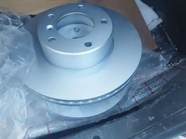 Передний опорный диск на Mercedes-Benz, Душанбе