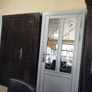 Дархои шишагин, Душанбе