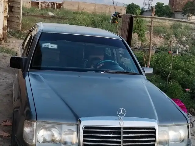 Mercedes-Benz W124