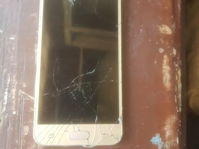 Samsung Galaxy J5 на запчасти, Хуҷанд
