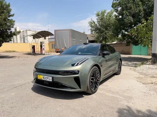 Zeekr 001