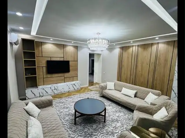 2-комн. квартира, 5 этаж, 104м², Шохмансур, Душанбе