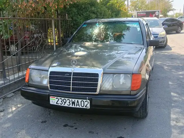 Mercedes-Benz W124