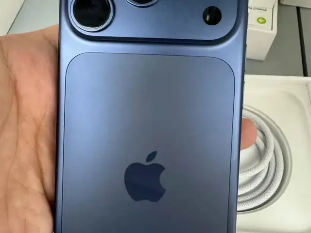 Apple iPhone 17 Pro, 256 gb, Deep Blue, Бохтар (Курган-Тюбе)