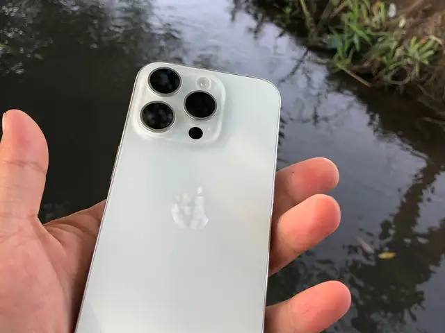 Apple iPhone 15 Pro, 256 gb, White Titanium, Ҷалолиддин Балхӣ (Румӣ)