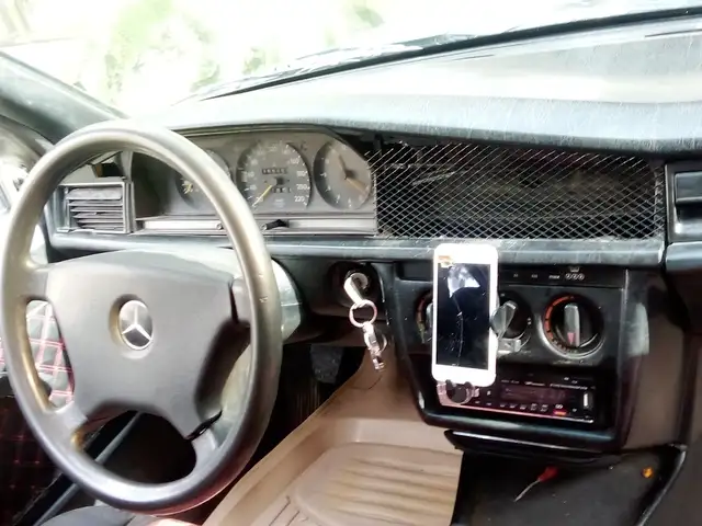 Mercedes-Benz W124