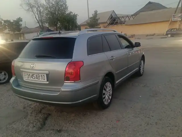 Toyota Avensis Verso