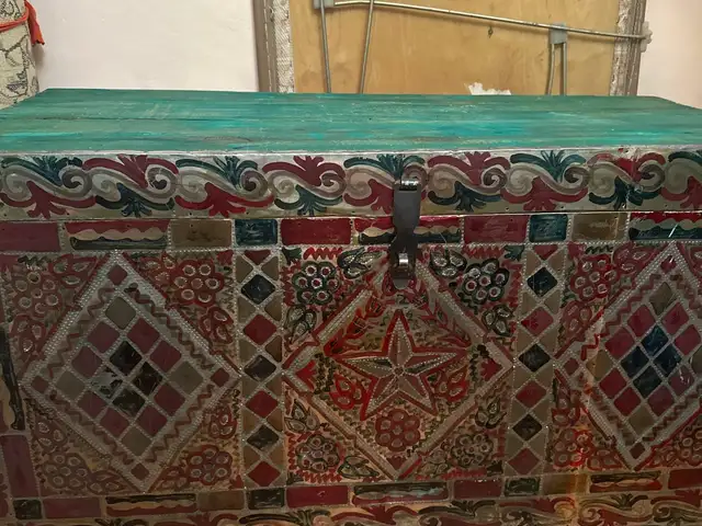 Сундук, Душанбе