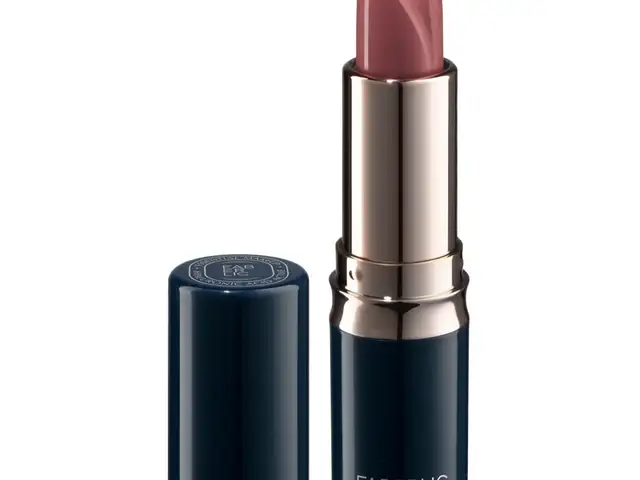 Гиалуроновая увлажняющая помада для губ Hyaluronic Makeup, Душанбе