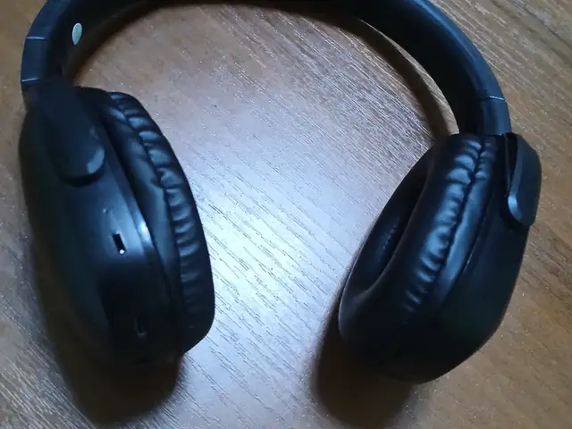 Беспроводной наушник, Худжанд