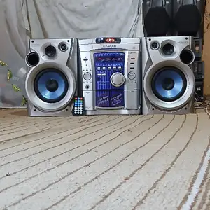 Музыкальный центр Kenwood, Бобоҷон Ғафуров