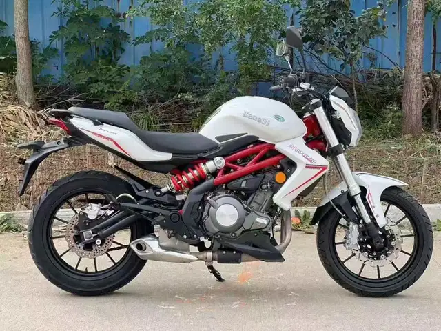 Мотоцикл Benelli, Душанбе